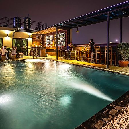 Diamond Palace Resort & Sky Bar พนมเปญ ภายนอก รูปภาพ