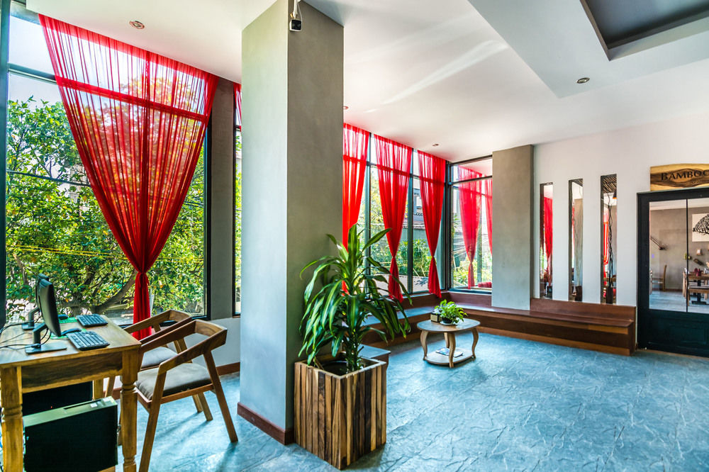 Diamond Palace Resort & Sky Bar พนมเปญ ภายนอก รูปภาพ