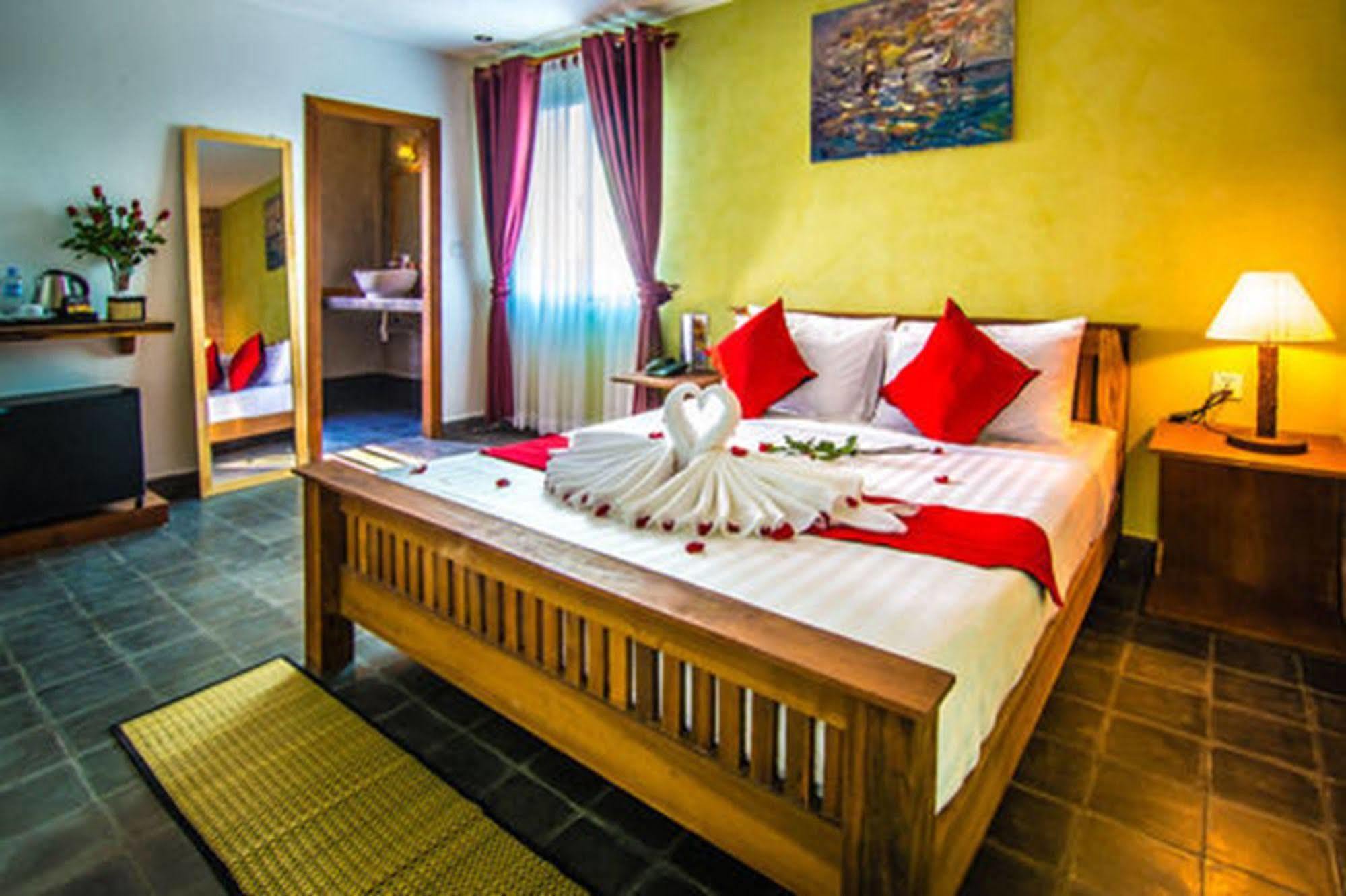 Diamond Palace Resort & Sky Bar พนมเปญ ภายนอก รูปภาพ