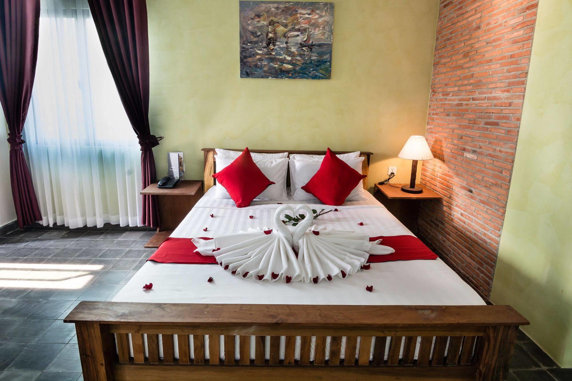 Diamond Palace Resort & Sky Bar พนมเปญ ภายนอก รูปภาพ